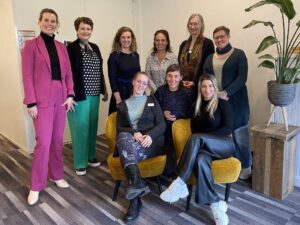 Groep geslaagde ervaringsdeskundige ouders van de basistraining in 2023 in Utrecht